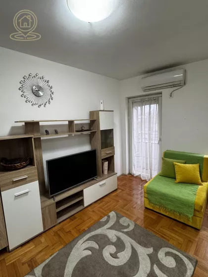 Dr Velizara Kosanovića | 4zida.rs