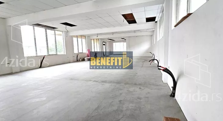 Poslovna zgrada | 4zida