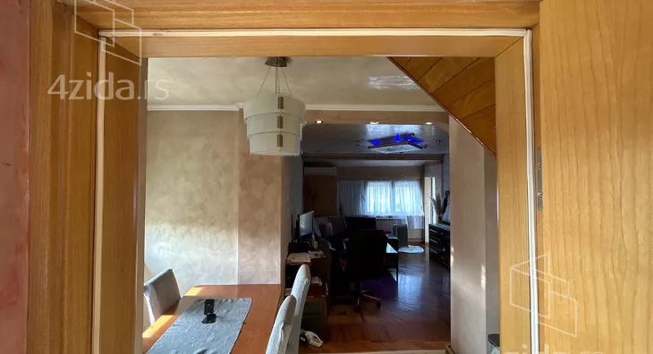 Četvoroiposoban stan | 4zida