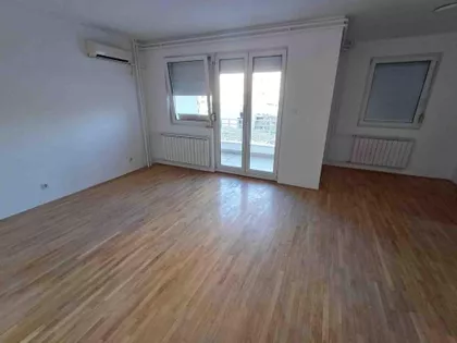 Partizanske avijacije | 4zida.rs