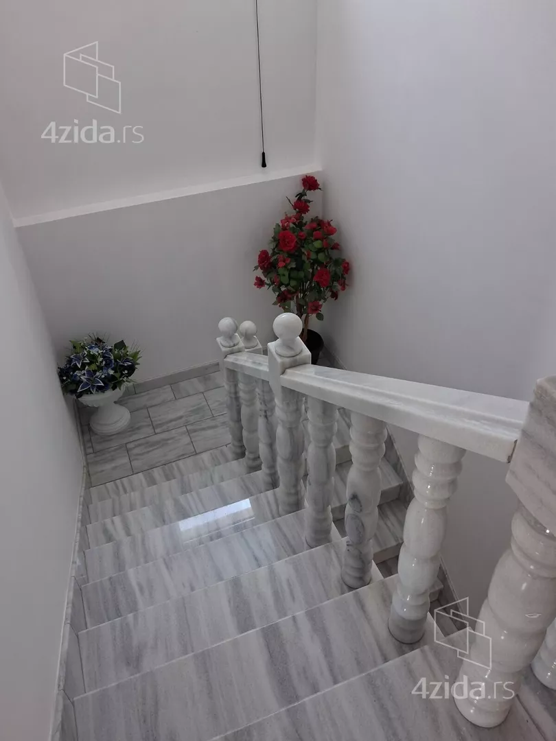 3-etažna kuća | 4zida