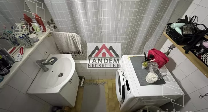 Četvoroiposoban stan | 4zida