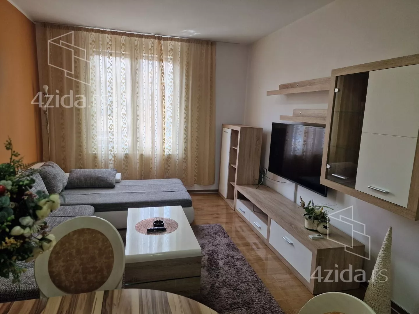 Dvoiposoban stan | 4zida