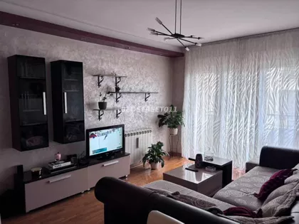 Činovnička Kolonija | 4zida.rs