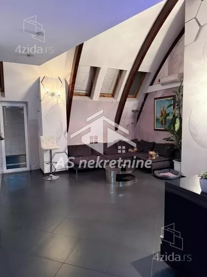 Vukov Spomenik | 4zida.rs