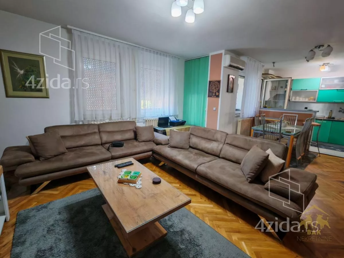 Četvorosoban stan | 4zida
