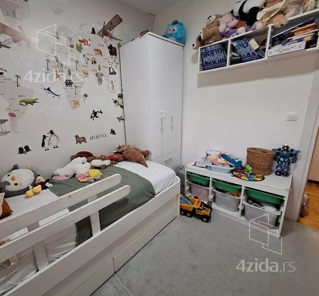 Dvoiposoban stan | 4zida