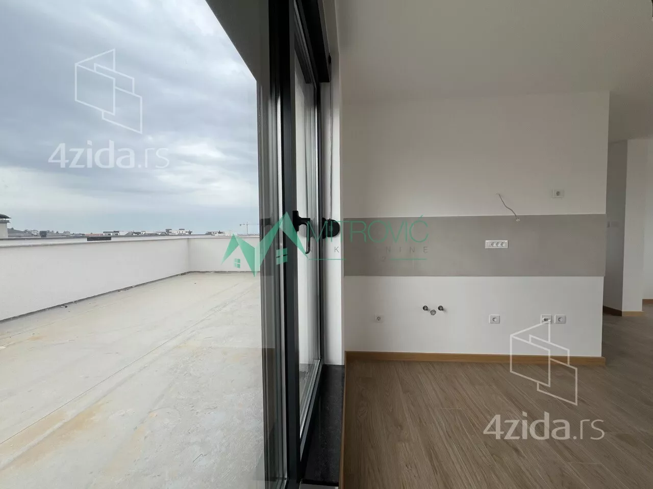 Petosoban stan | 4zida