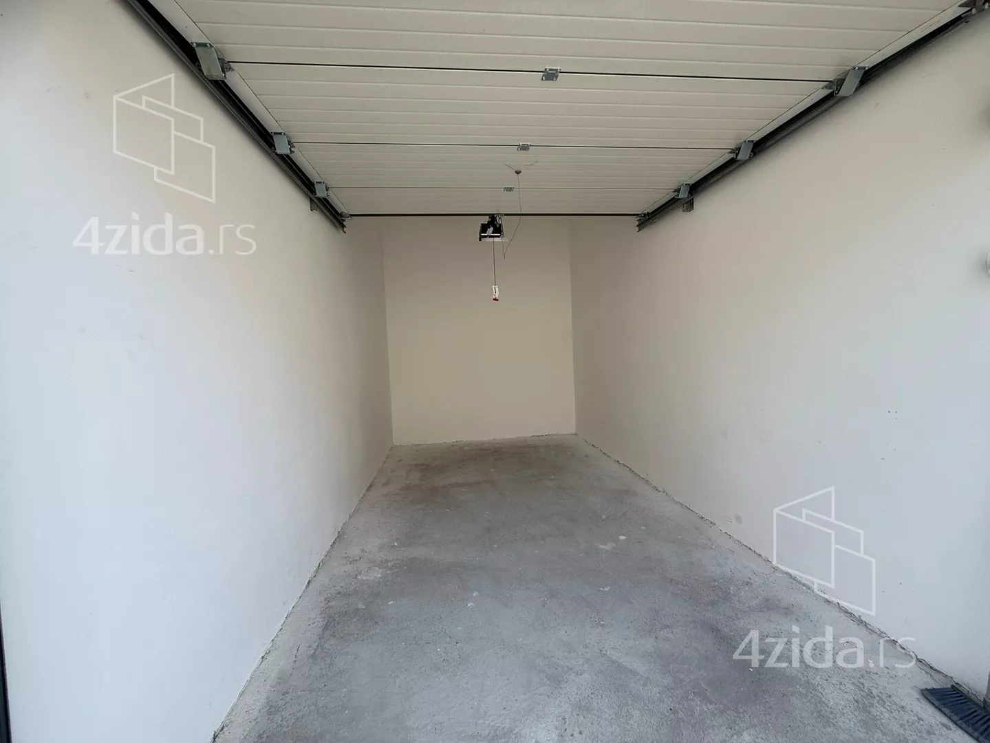 Garaža | 4zida