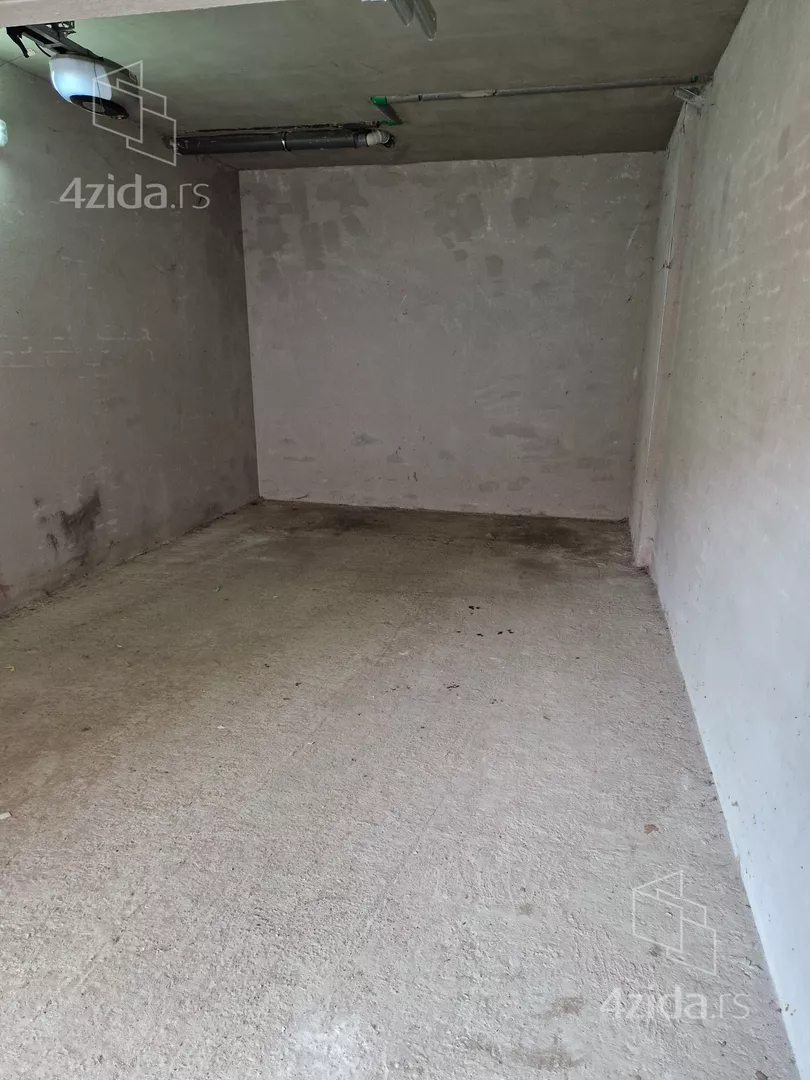 Garaža | 4zida