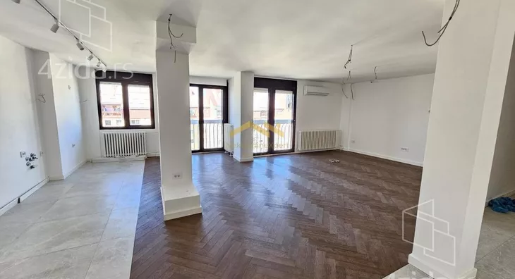 Četvoroiposoban stan | 4zida