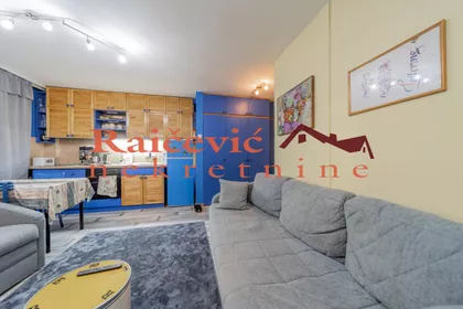 Ustanicka | 4zida.rs