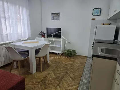 Bana Ivaniša | 4zida.rs