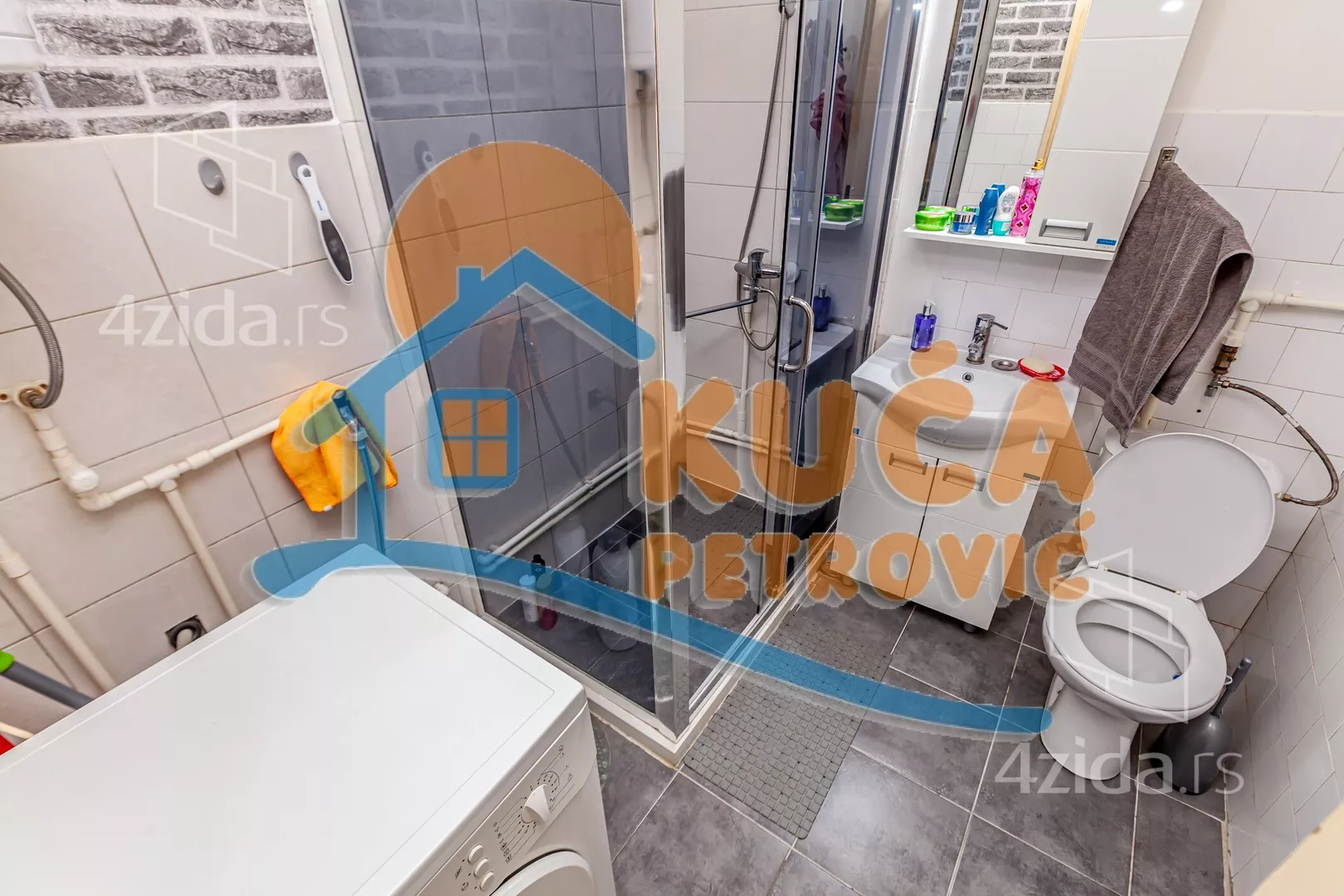 Troiposoban stan | 4zida