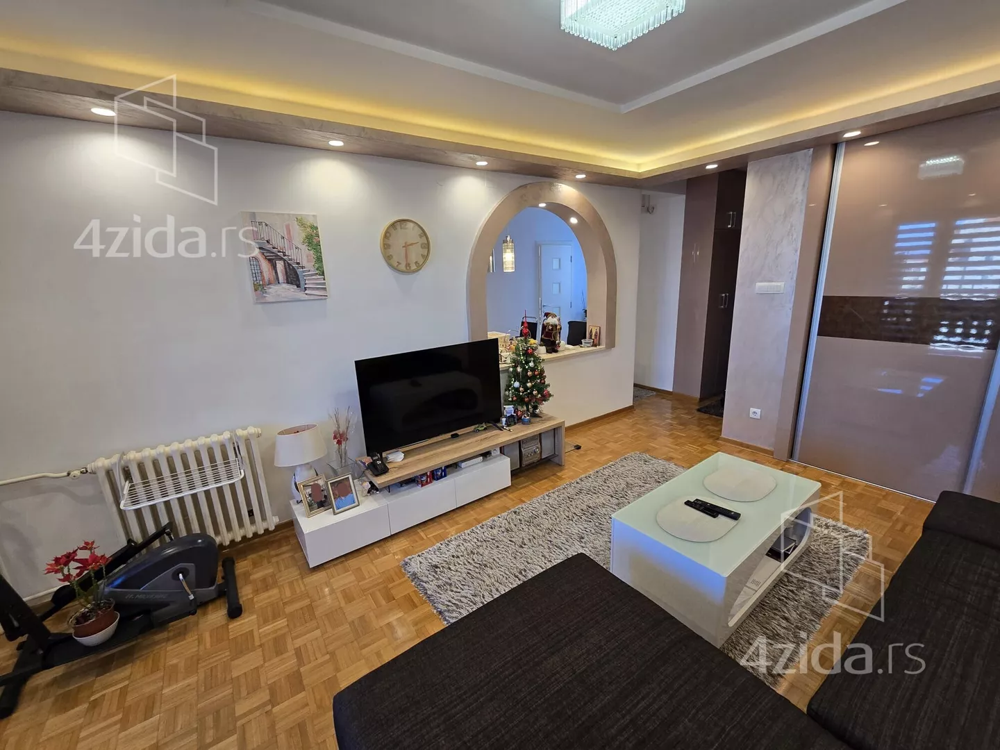 Troiposoban stan | 4zida