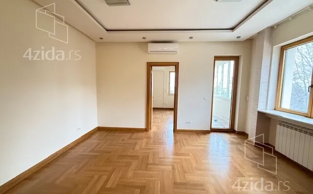 Šestosoban stan | 4zida