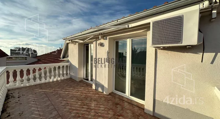 Sedmosoban stan | 4zida