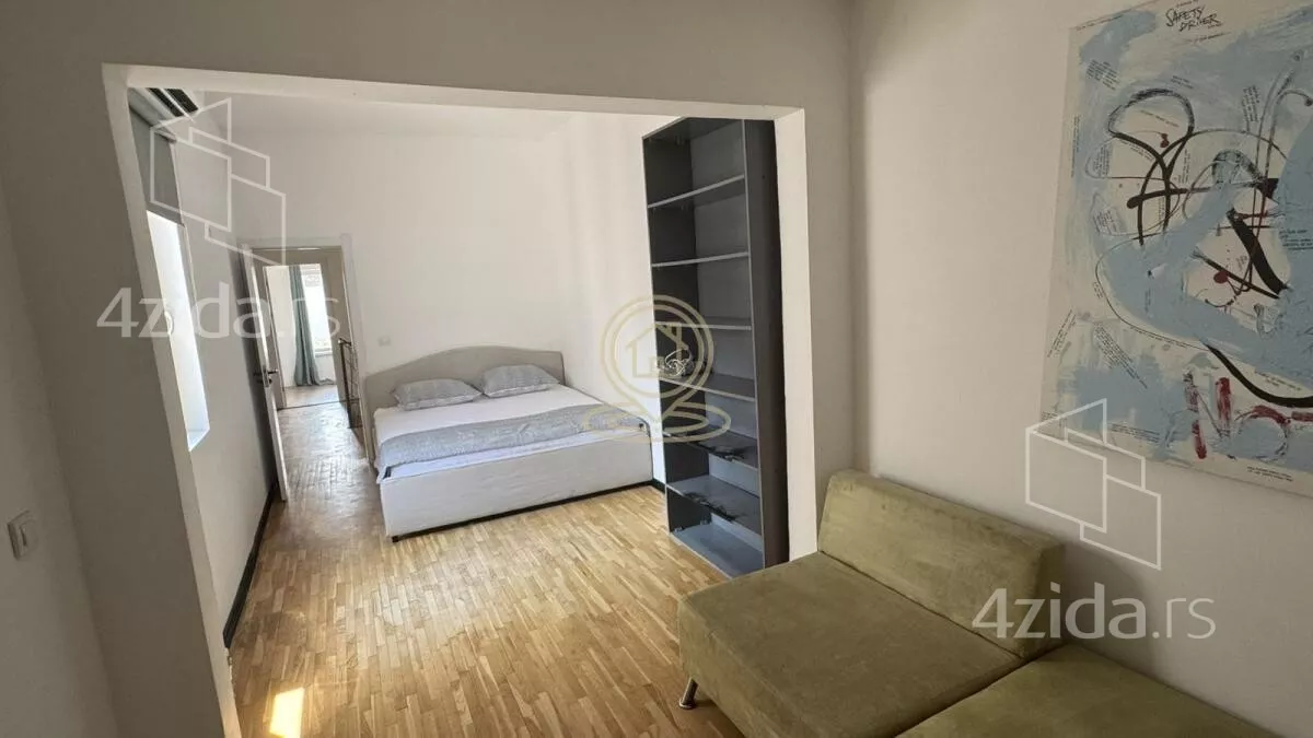 Šestosoban stan | 4zida