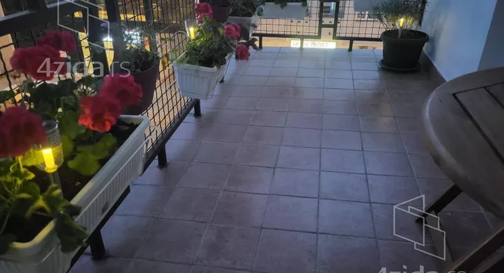 Troiposoban stan | 4zida