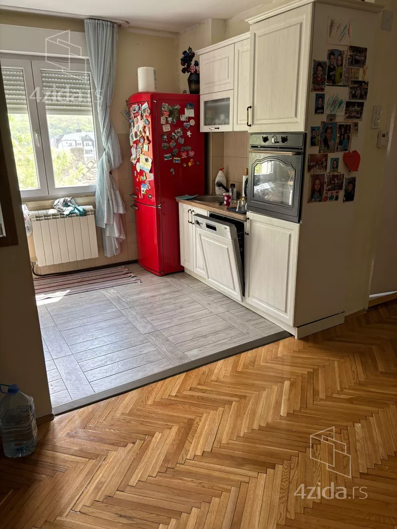 Petosoban stan | 4zida