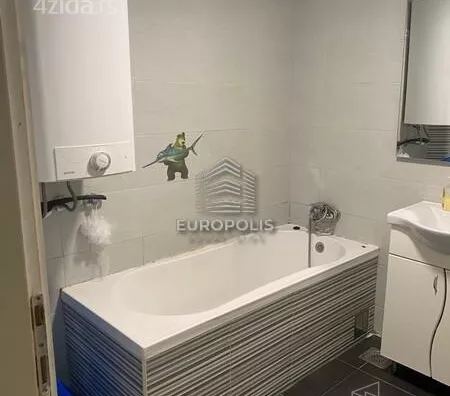 Četvoroiposoban stan | 4zida