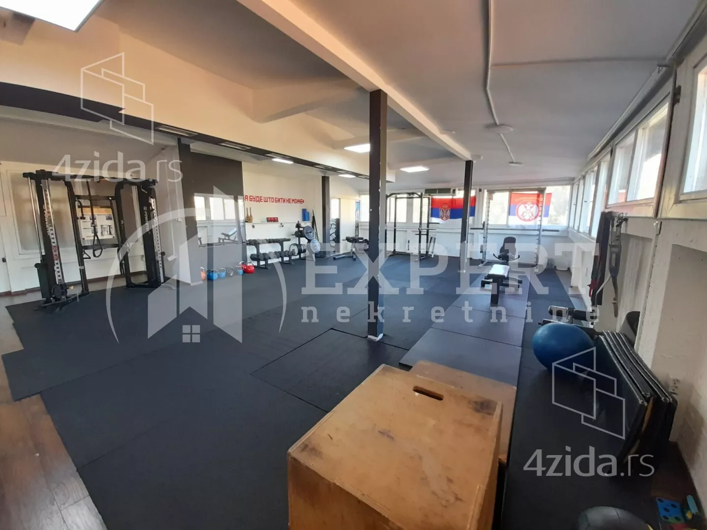Lokal | 4zida