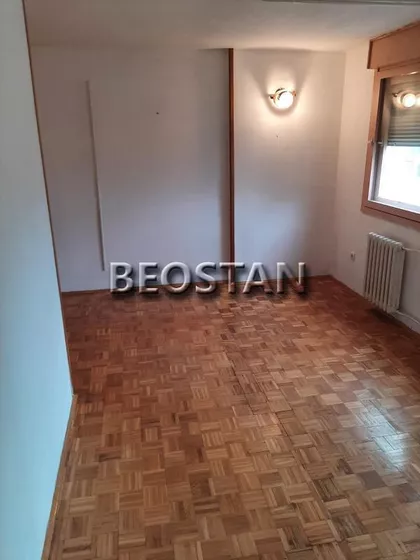 Prve Pruge | 4zida.rs