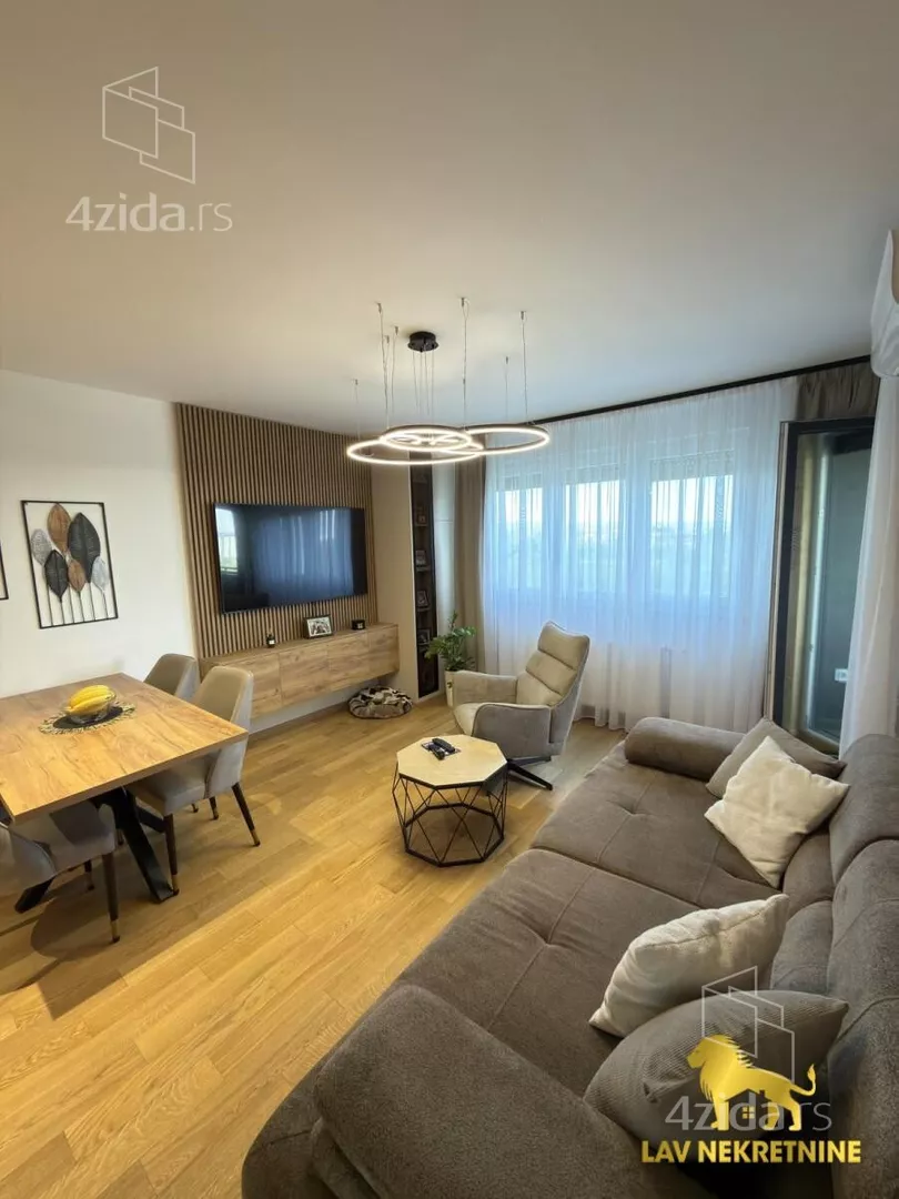 Troiposoban stan | 4zida