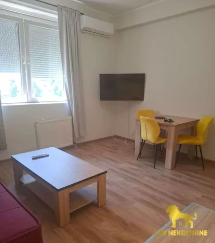BRAĆE RIBNIKAR | 4zida.rs