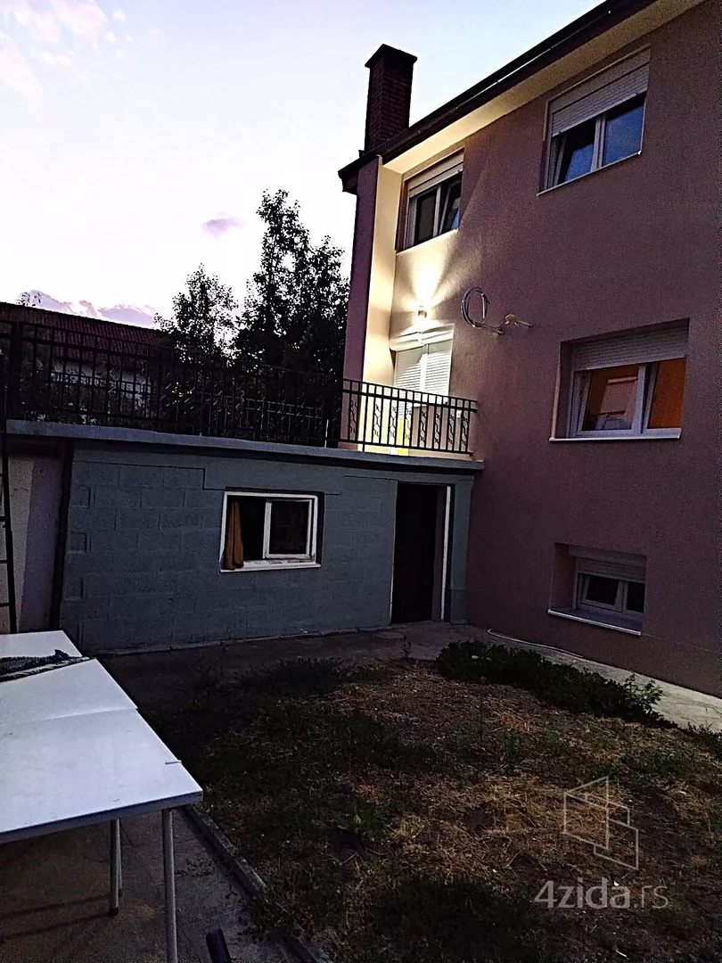 3-etažna kuća | 4zida