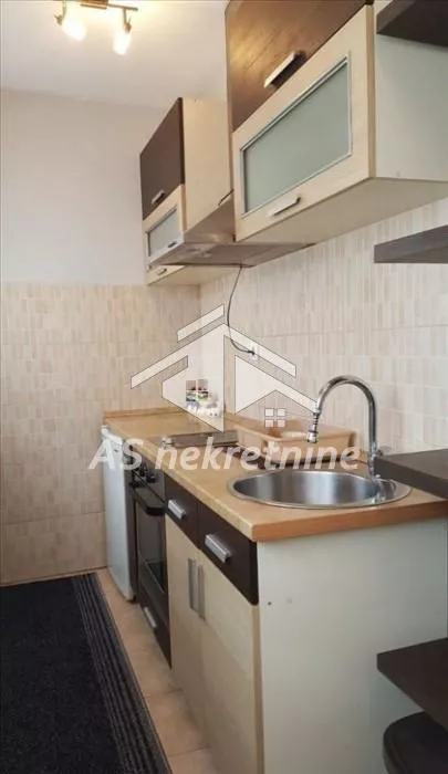 Crveni Krst Vračar | 4zida.rs