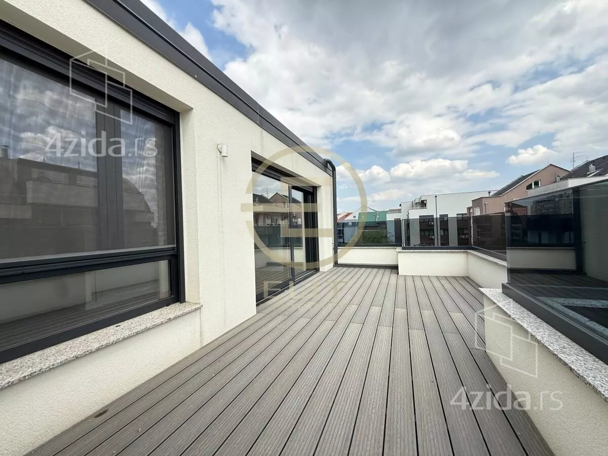 Šestosoban stan | 4zida