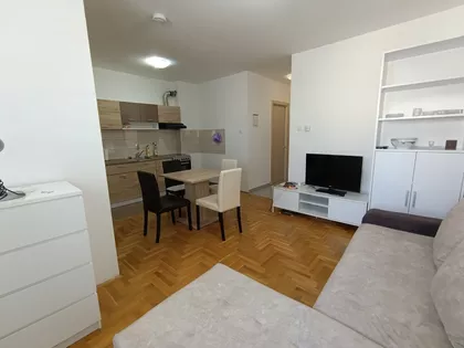 Bate Brkića | 4zida.rs