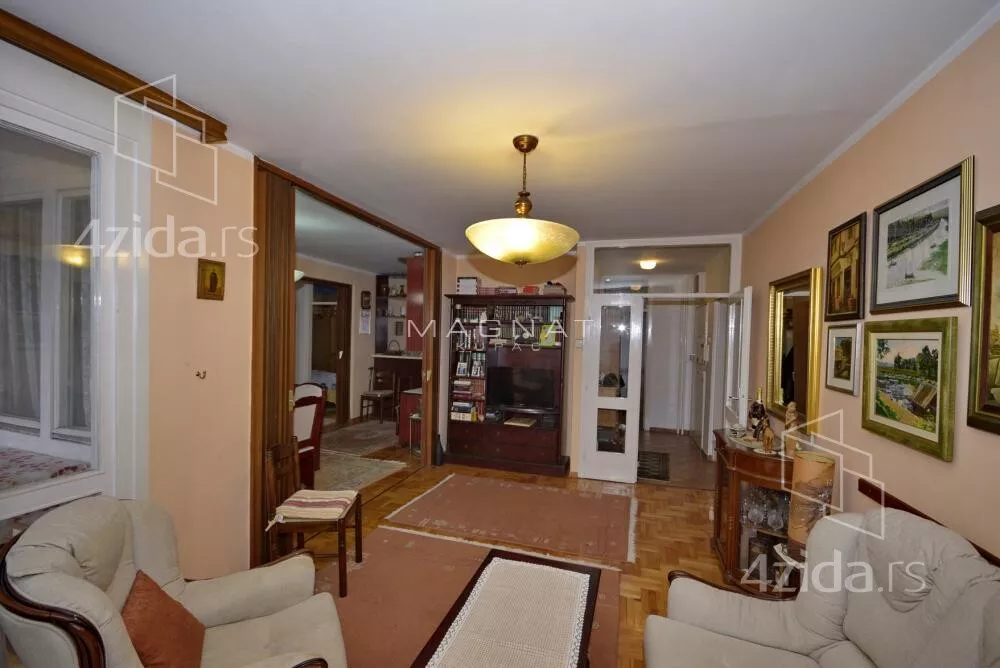 Troiposoban stan | 4zida