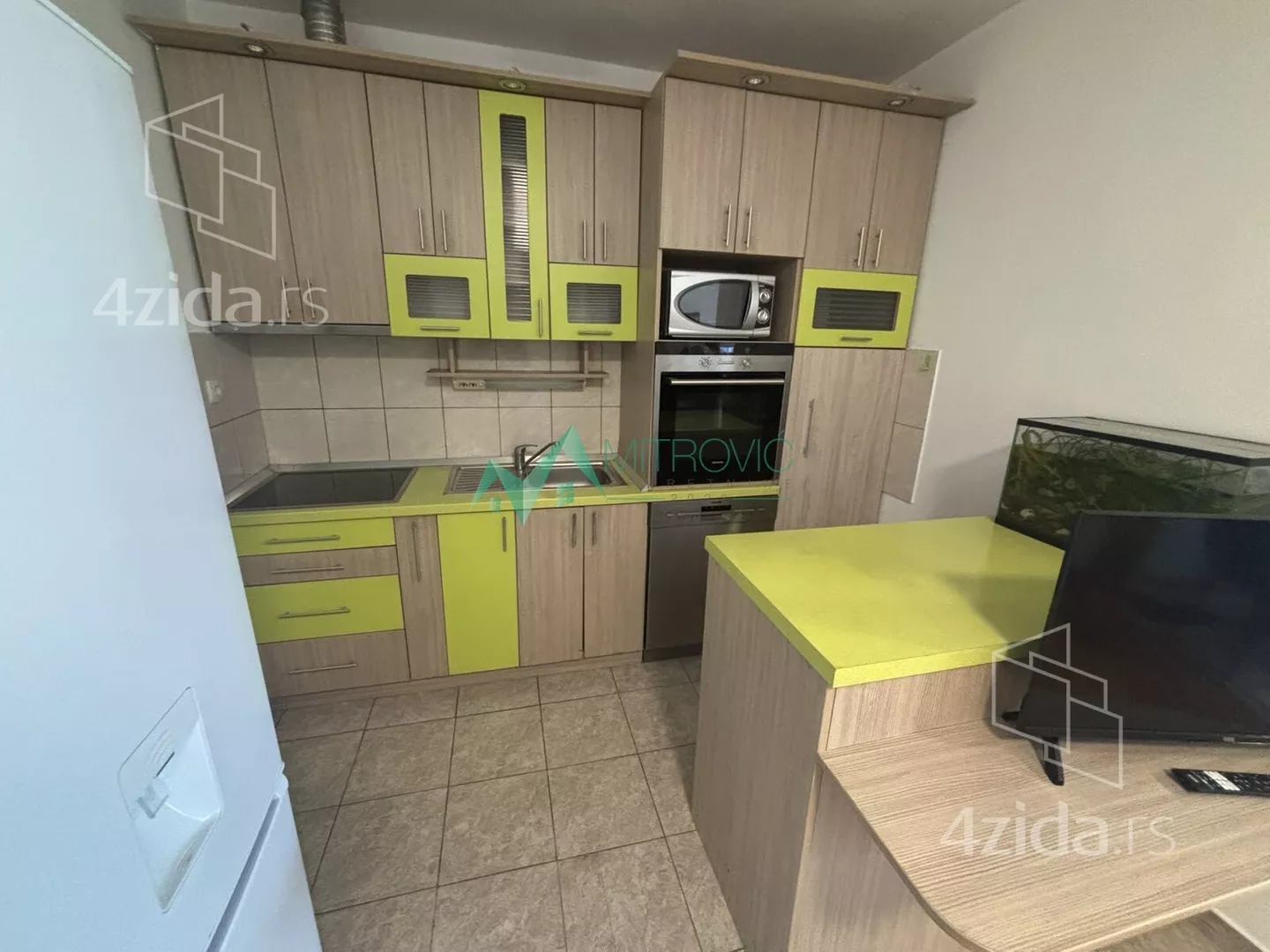 Dvoiposoban stan | 4zida