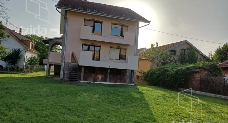 3-etažna kuća | 4zida