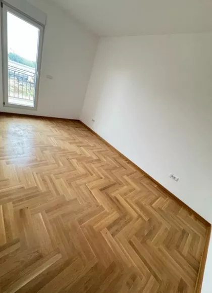 Surčin (mesto) | 4zida.rs