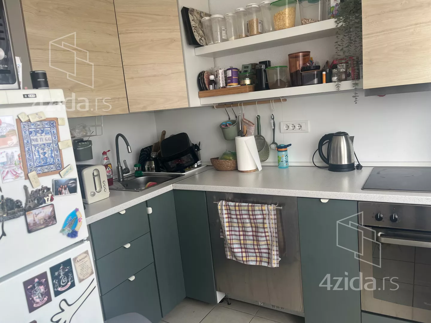 Dvoiposoban stan | 4zida