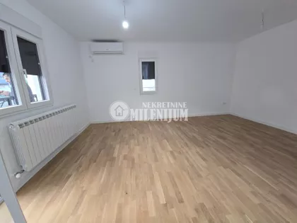 Surčinska | 4zida.rs