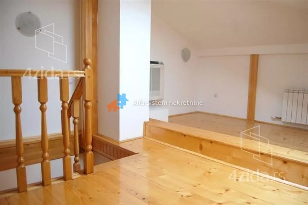 Šestosoban stan | 4zida