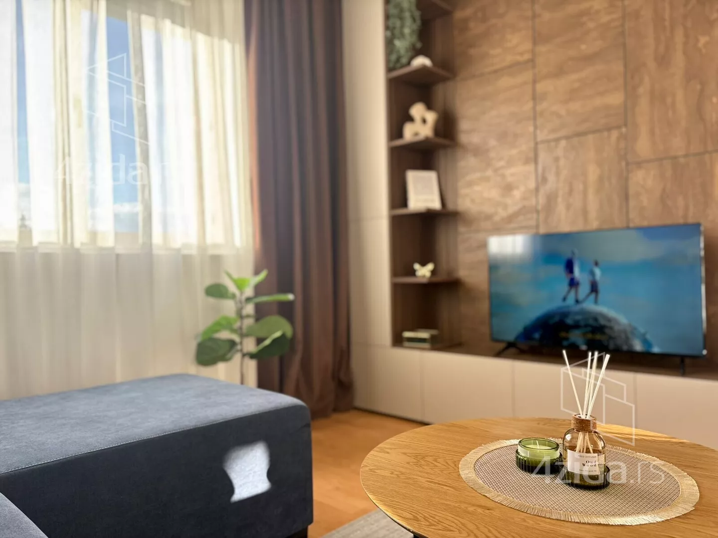 Jednoiposoban stan | 4zida