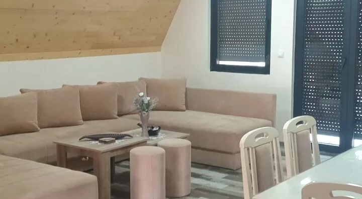 5-etažna kuća | 4zida