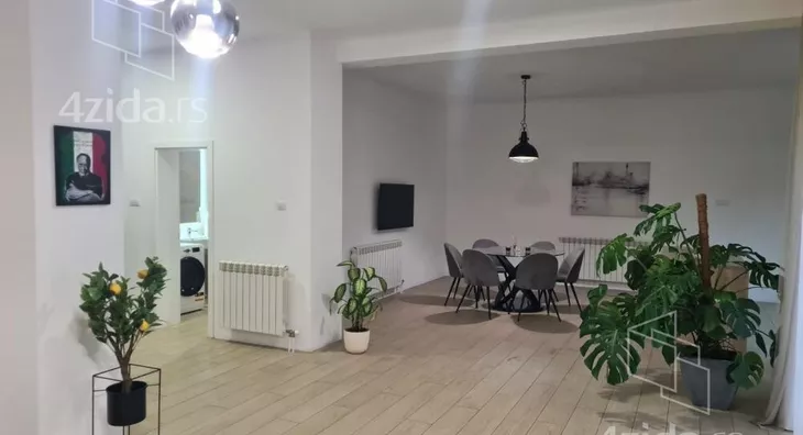 Šestosoban stan | 4zida