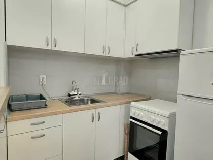 Dvadesetprve divizije | 4zida.rs