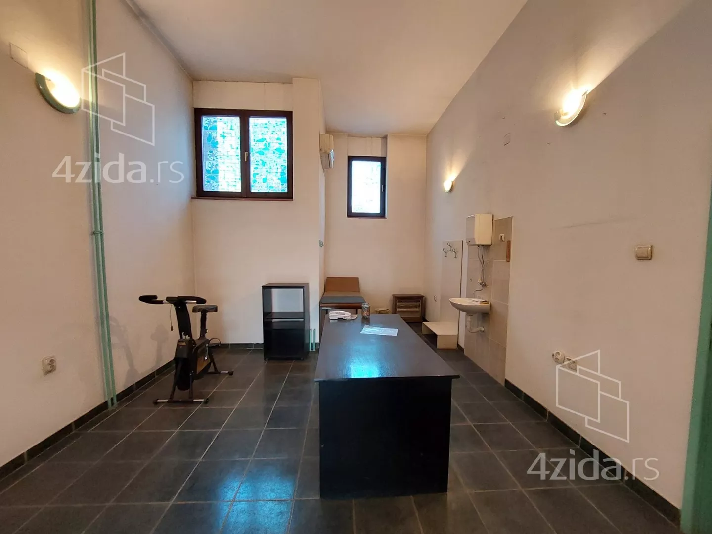 Lokal | 4zida