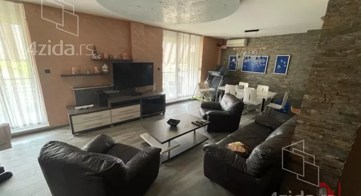 Petosoban stan | 4zida