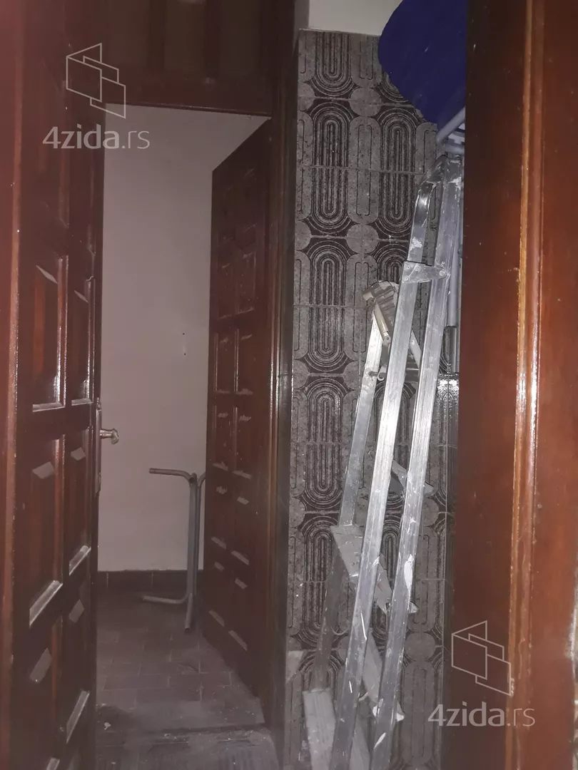 Lokal | 4zida
