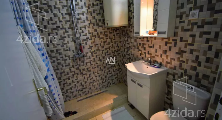 5-etažna kuća | 4zida