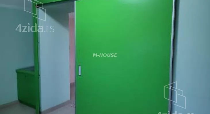 Poslovna zgrada | 4zida