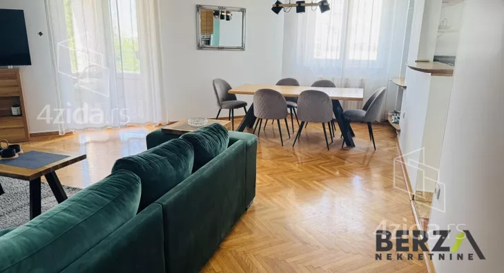 Četvoroiposoban stan | 4zida